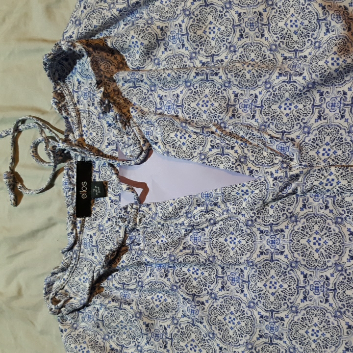 Half Button Down W/Ruffle Split Neck W/Ties